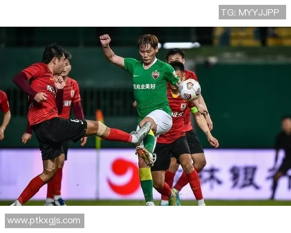 重庆羽毛球队以98分领跑挑战赛积分榜展现强劲实力与团队合作精神