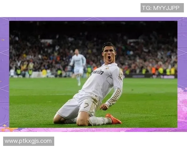 历届足球明星风采回顾珍贵照片集锦展现传奇球员的辉煌瞬间